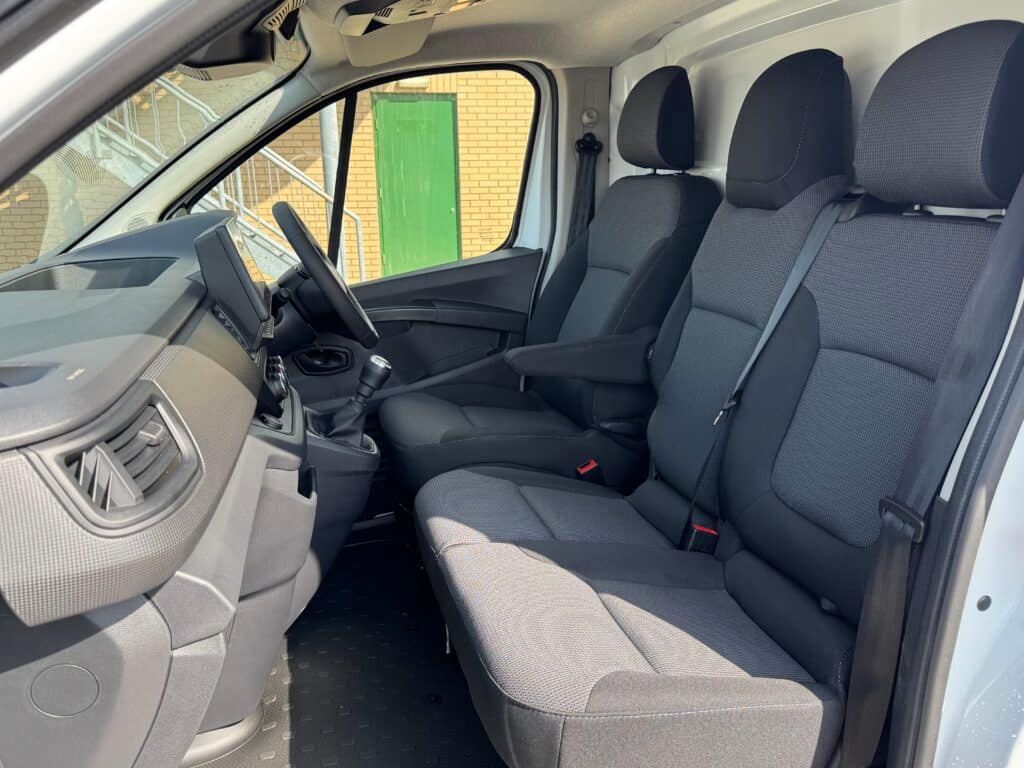 Renault Trafic SL30 freezer van, photo 11 of 13