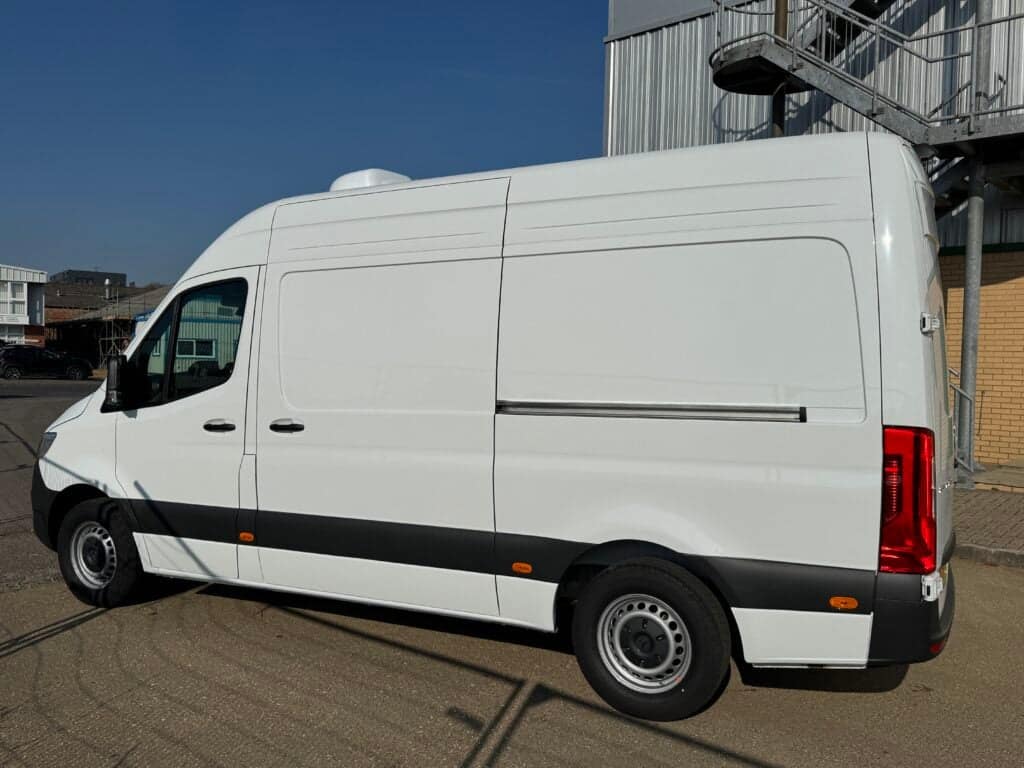 Mercedes Sprinter L2H2 PRO chiller van, photo 4 of 8