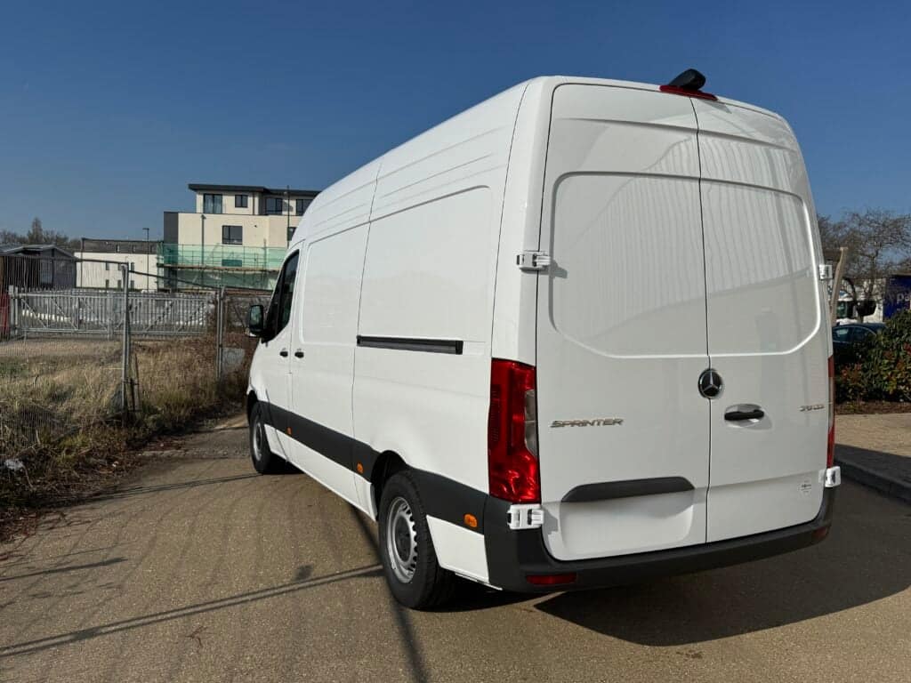 Mercedes Sprinter L2H2 PRO chiller van, photo 5 of 8