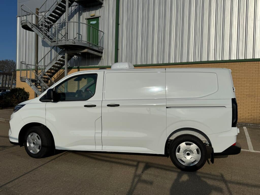 Ford Transit Custom L1H1 freezer van, photo 4 of 21