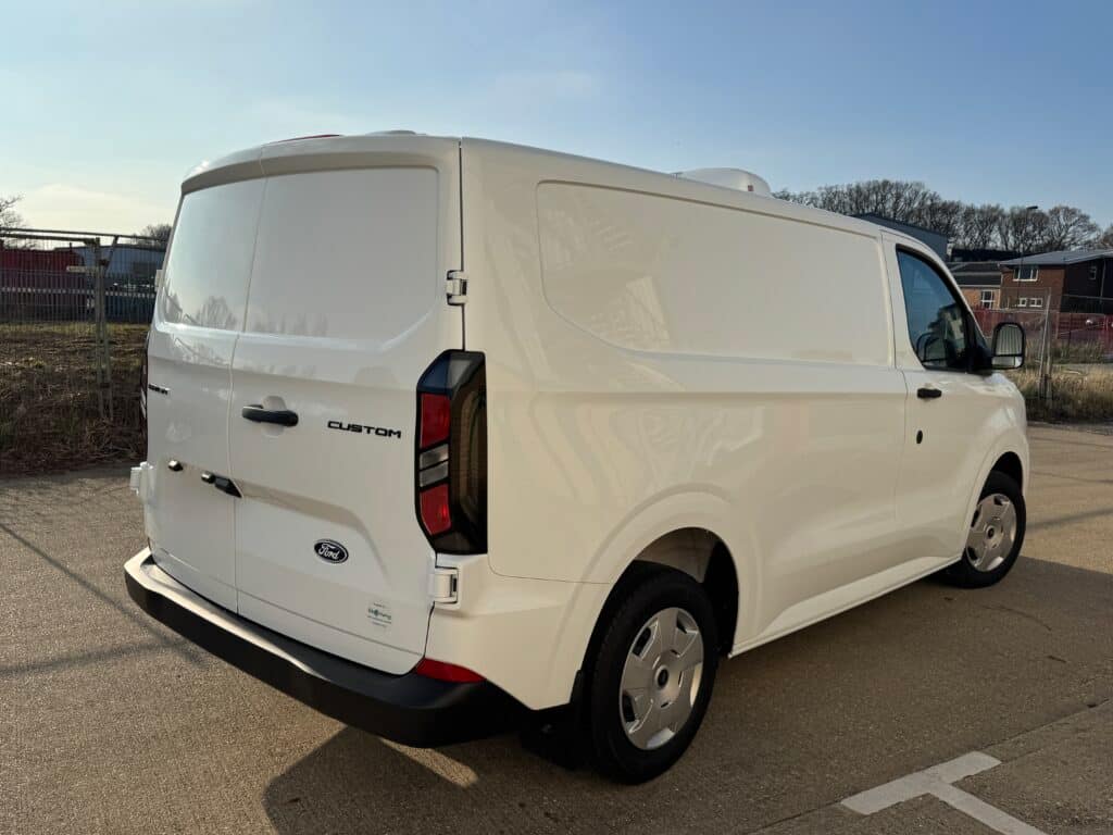 Ford Transit Custom L1H1 freezer van, photo 7 of 21
