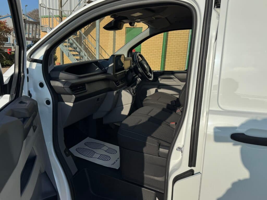 Ford Transit Custom L1H1 freezer van, photo 12 of 21