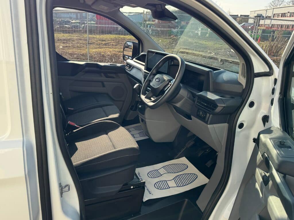 Ford Transit Custom L1H1 freezer van, photo 13 of 21