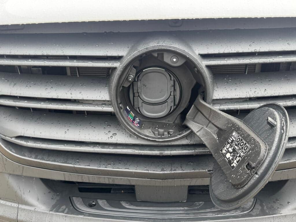 Mercedes eSprinter MWB chiller van, photo 12 of 17
