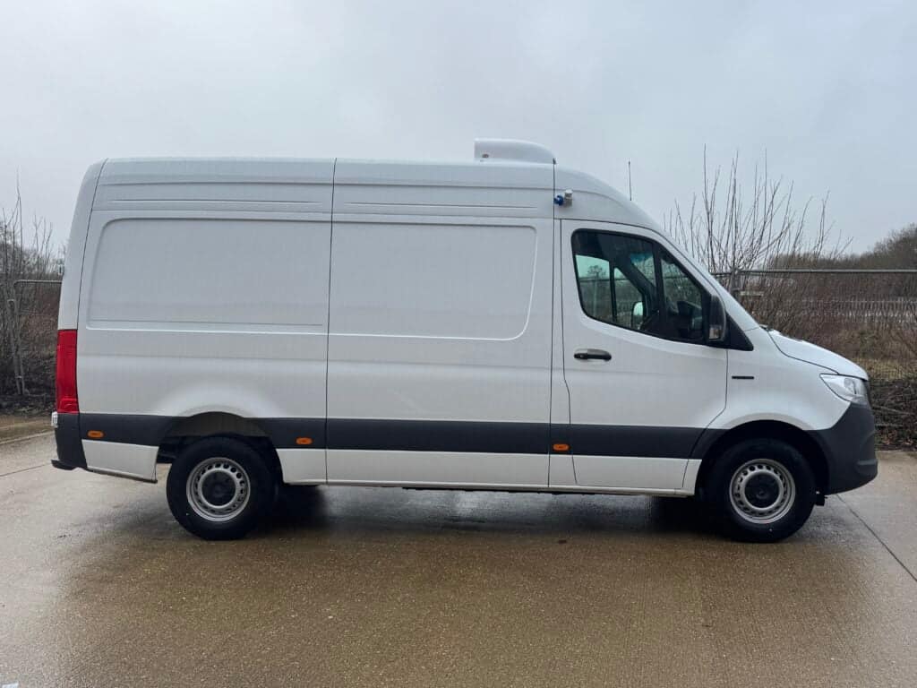 Mercedes eSprinter MWB chiller van, photo 7 of 17