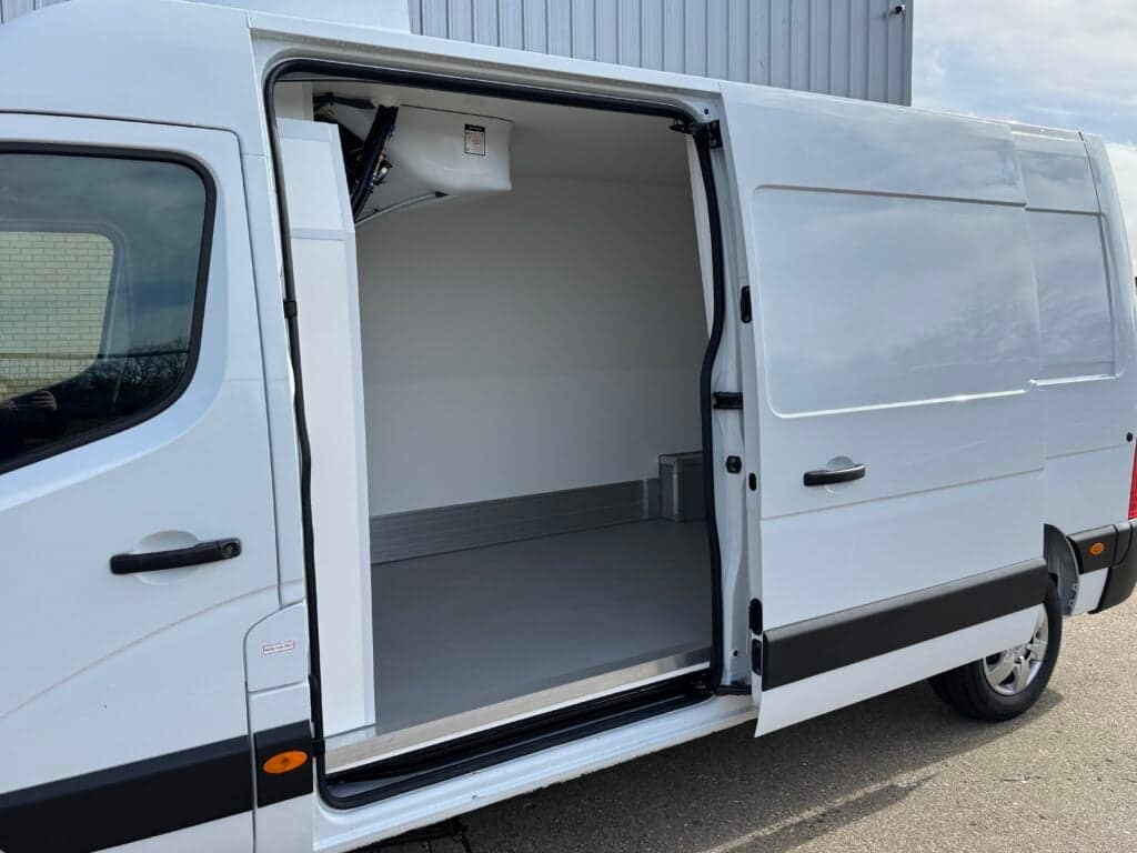 2022 Master 35 Business+ LWB chiller van, photo 10 of 14