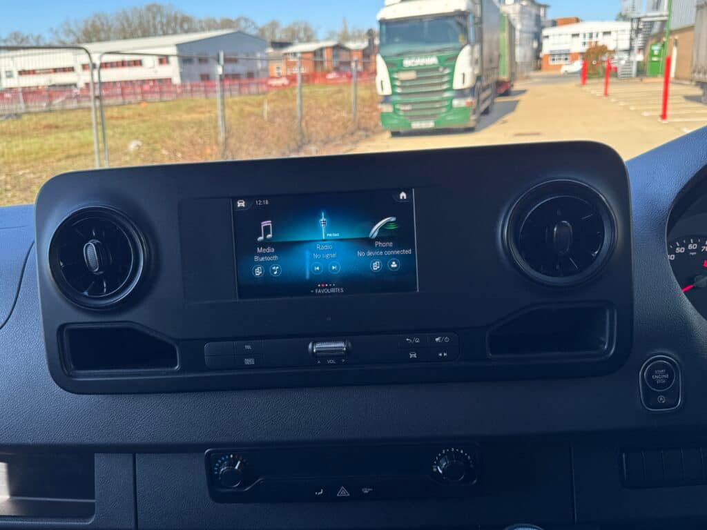 Mercedes Sprinter L2H2 deep freezer van, photo 11 of 13