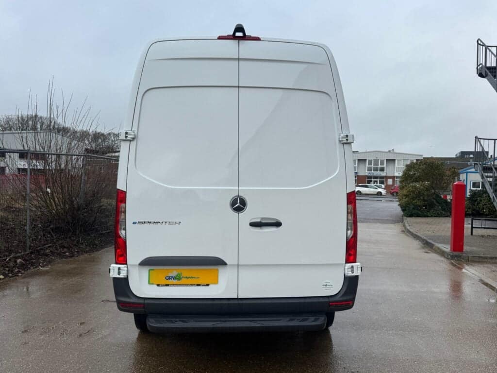 Mercedes eSprinter MWB chiller van, photo 5 of 17