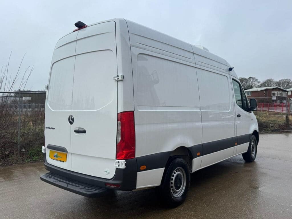 Mercedes eSprinter MWB chiller van, photo 6 of 17