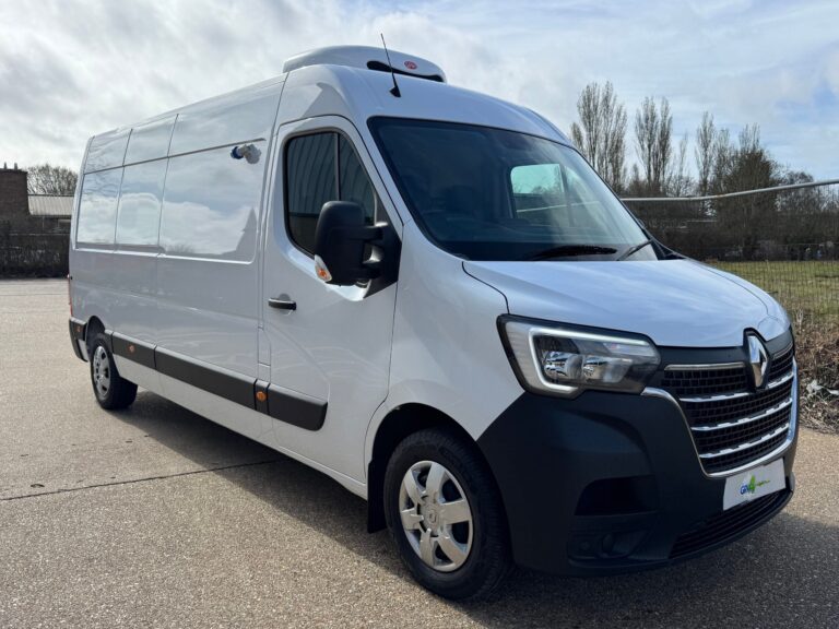 2022 Renault Master 35 Business+ LWB refrigerated van – photo 1 of 14