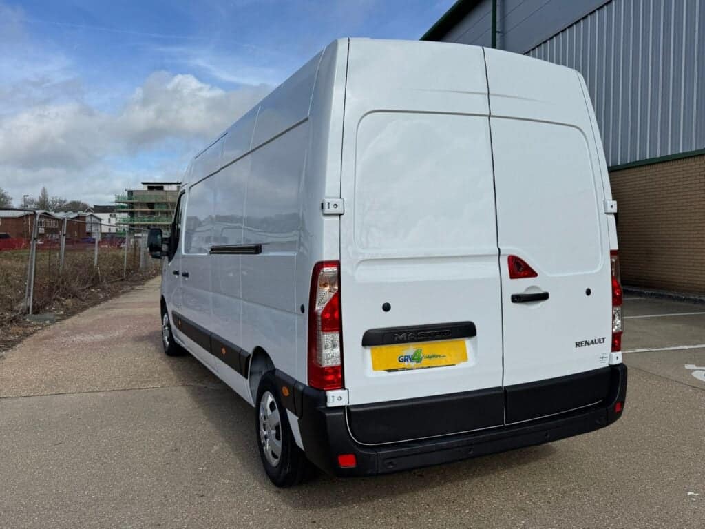 2022 Master 35 Business+ LWB chiller van, photo 5 of 14