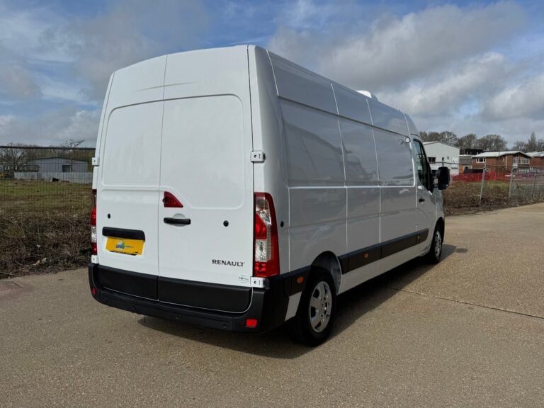 2022 Renault Master 35 Business+ LWB refrigerated van – photo 7 of 14