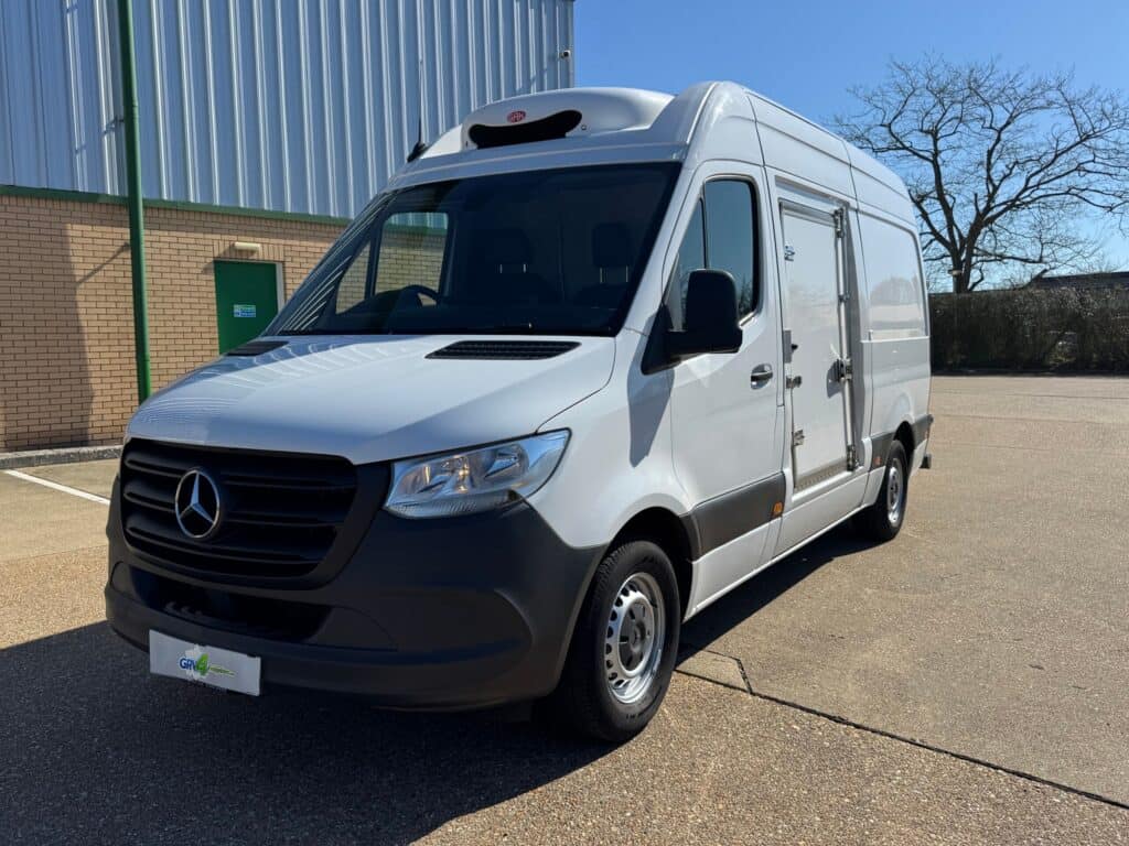 Mercedes Sprinter L2H2 deep freezer van, photo 3 of 13