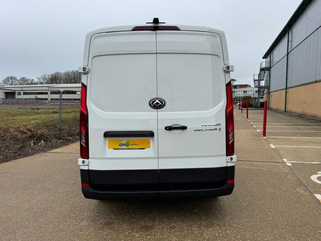 Maxus Deliver 9 L3H2 freezer van, photo 6 of 13