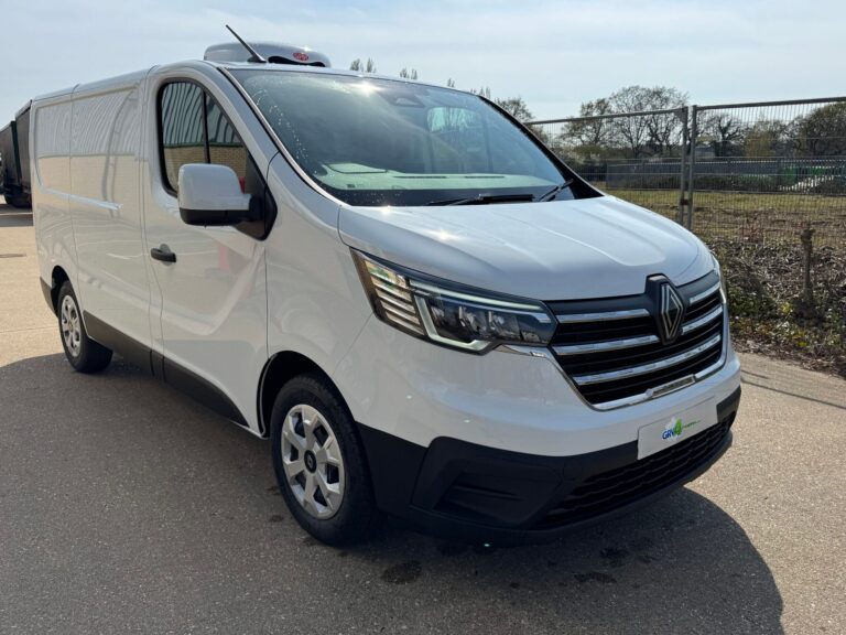 2026 Renault Trafic SL30 Advance refrigerated van – photo 1 of 13
