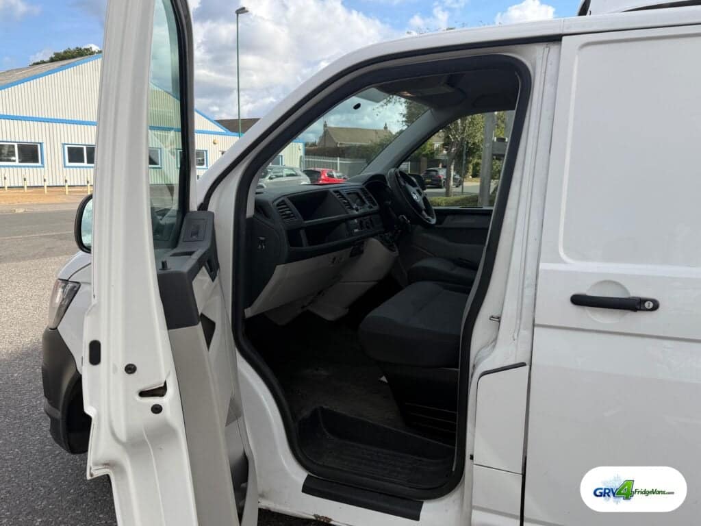 2018 Transporter T28 Stln TDI BMT, photo 9 of 13