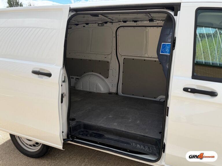 2022 Mercedes e-Vito panel van – photo